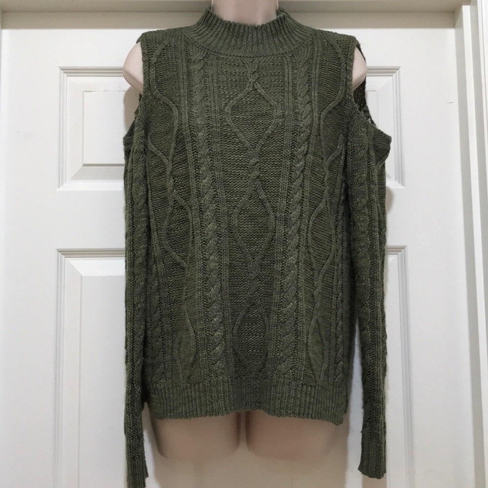 Freshman cold shoulder mock neck sweater size M